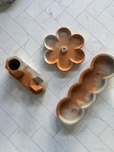 Load image into Gallery viewer, EBONI & IVORI CONCRETE BATHROOM ACCESSORIES